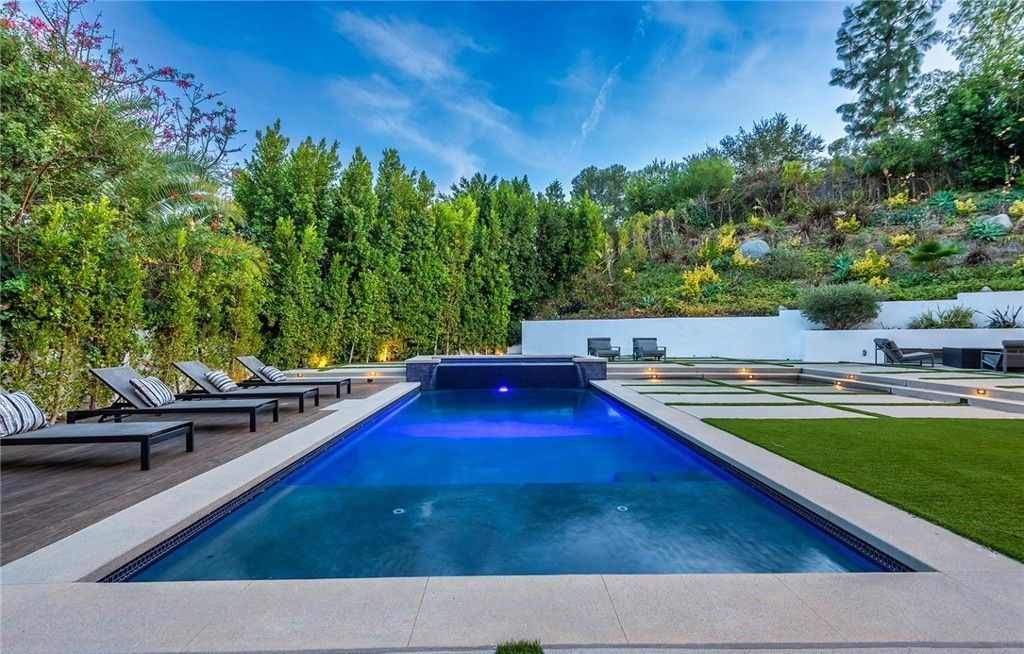Absolutely Striking Contemporary Masterpiece in Premier Encino Hills Location Listed at 5995000 38