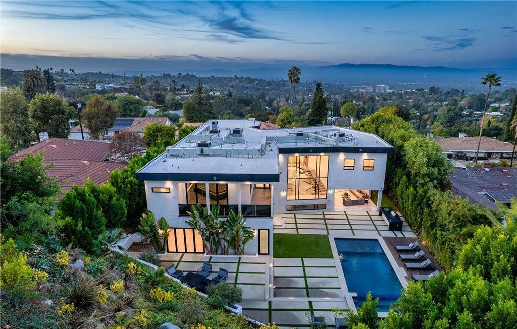 Absolutely Striking Contemporary Masterpiece in Premier Encino Hills Location Listed at 5995000 4