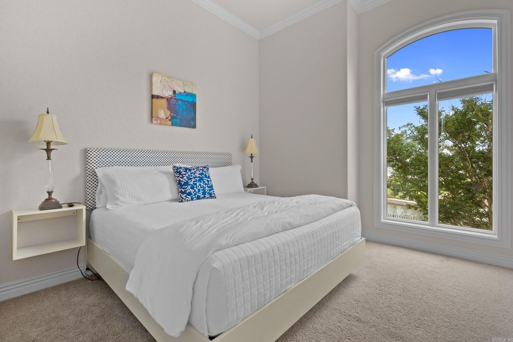 Arkansas Waterfront Paradise 3.29M Home with Prime Lake Hamilton Views 42