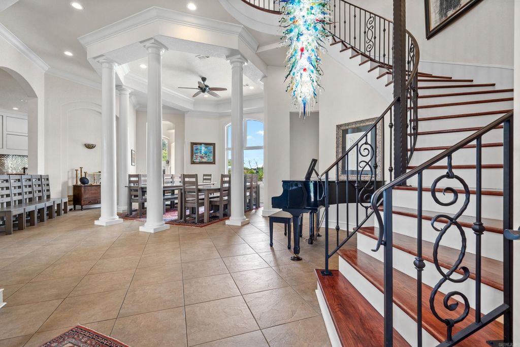 Arkansas Waterfront Paradise 3.29M Home with Prime Lake Hamilton Views 5