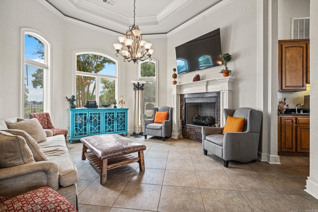 Arkansas Waterfront Paradise 3.29M Home with Prime Lake Hamilton Views 7