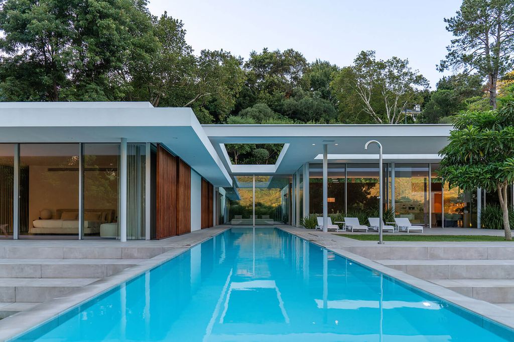 Bishopscourt Norwich Drive by Peerutin Karol Architects 1