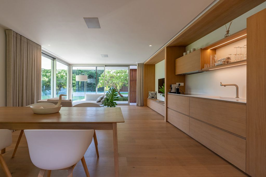 Bishopscourt Norwich Drive by Peerutin Karol Architects 12