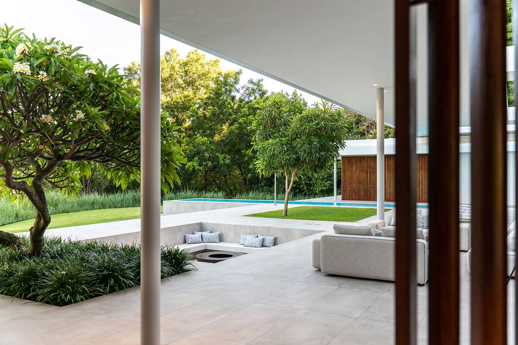 Bishopscourt Norwich Drive by Peerutin Karol Architects 7