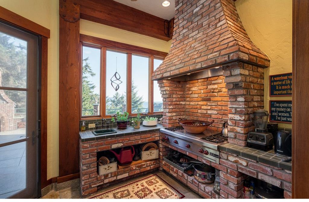 Breathtaking Oceanfront Retreat 6749000 Property Overlooking the Iconic Three Sisters 13