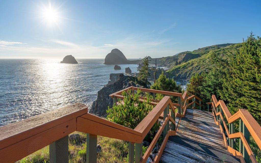 Breathtaking Oceanfront Retreat 6749000 Property Overlooking the Iconic Three Sisters 30