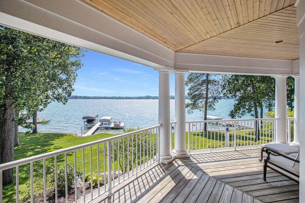Breathtaking Sunsets and Unparalleled Comfort Premier Lake Home Available for 5.295 Million 18