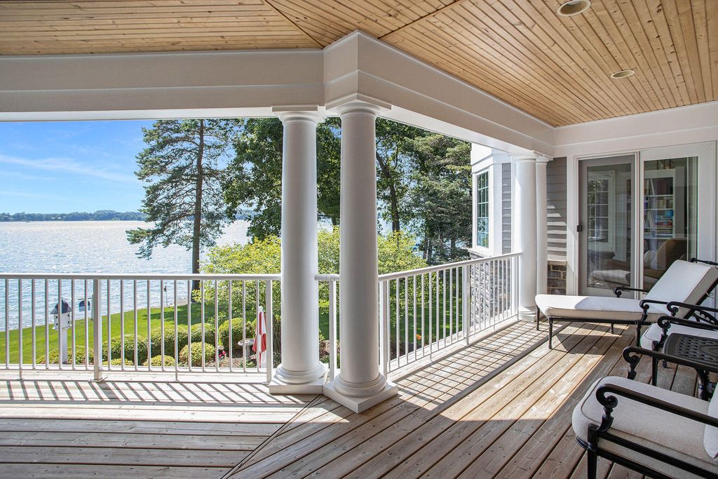 Breathtaking Sunsets and Unparalleled Comfort Premier Lake Home Available for 5.295 Million 20