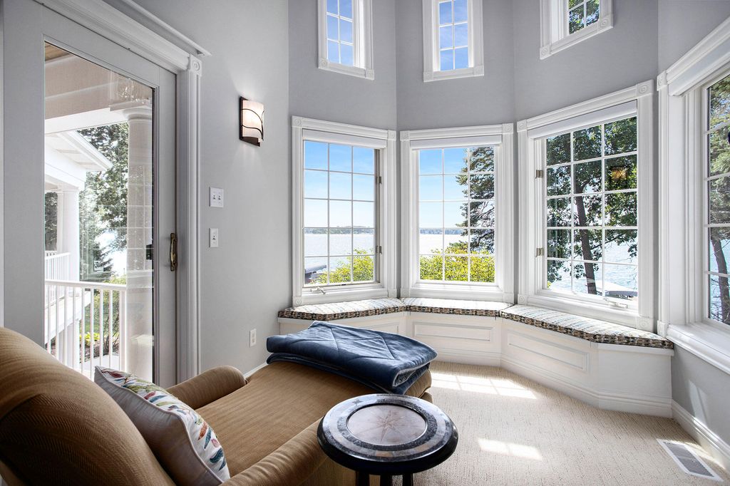 Breathtaking Sunsets and Unparalleled Comfort Premier Lake Home Available for 5.295 Million 26