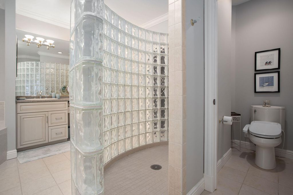 Breathtaking Sunsets and Unparalleled Comfort Premier Lake Home Available for 5.295 Million 28