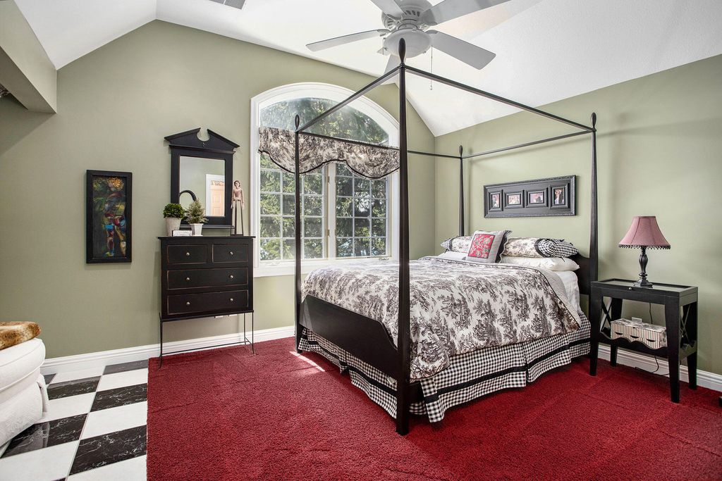 Breathtaking Sunsets and Unparalleled Comfort Premier Lake Home Available for 5.295 Million 37