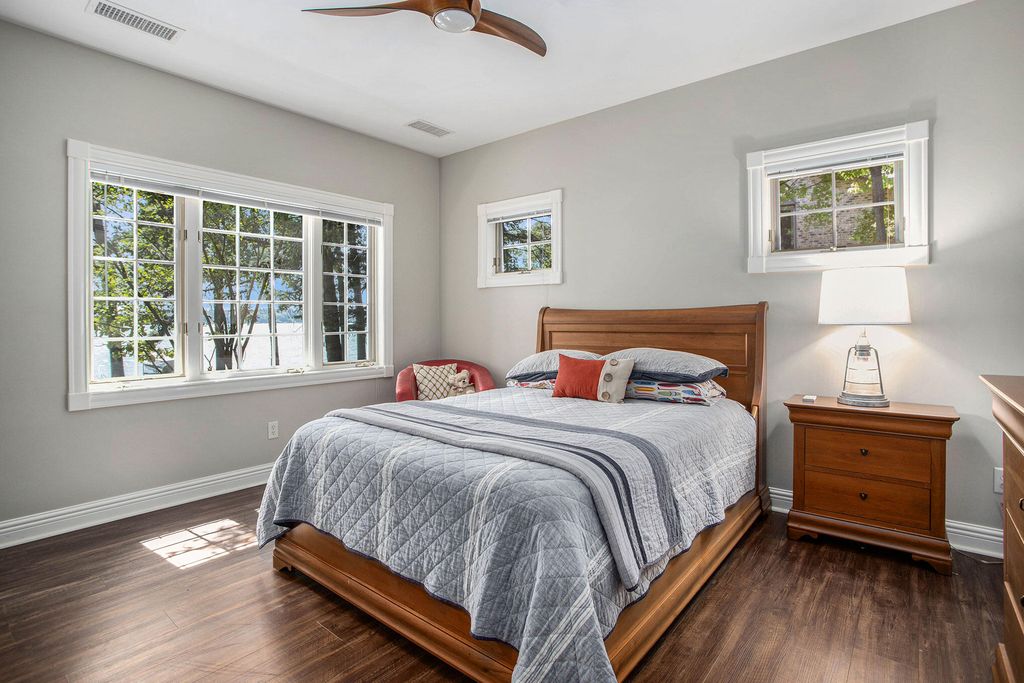 Breathtaking Sunsets and Unparalleled Comfort Premier Lake Home Available for 5.295 Million 44