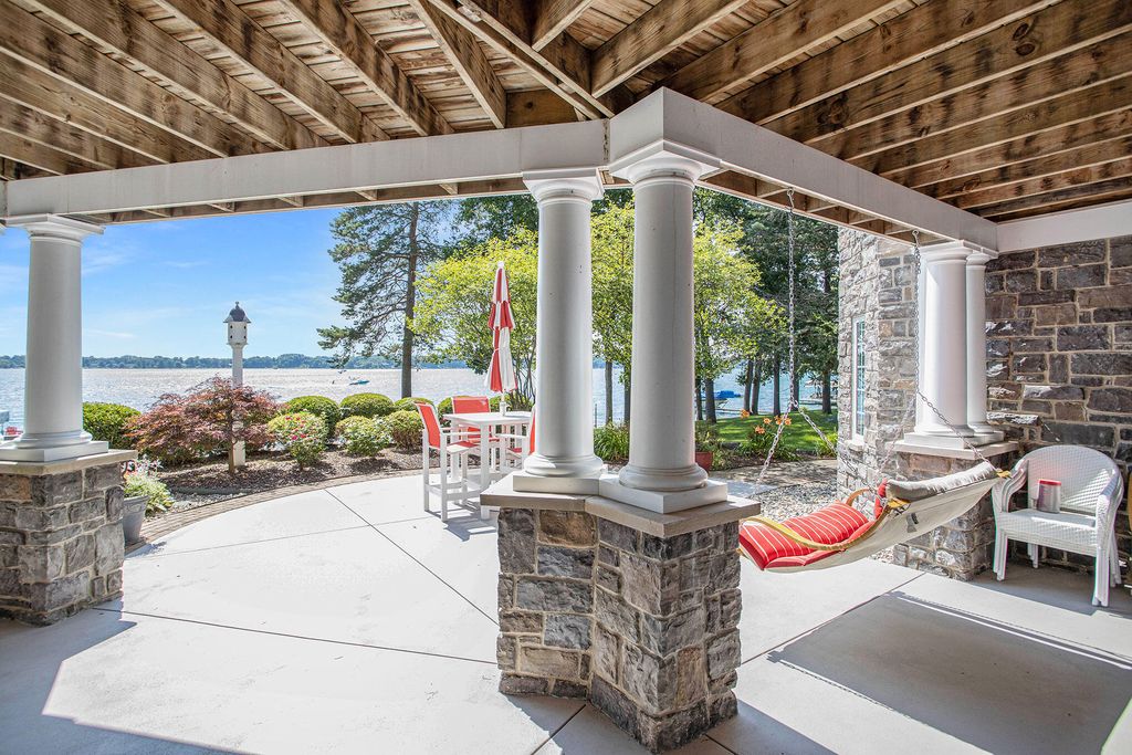 Breathtaking Sunsets and Unparalleled Comfort Premier Lake Home Available for 5.295 Million 46