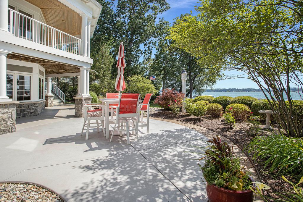 Breathtaking Sunsets and Unparalleled Comfort Premier Lake Home Available for 5.295 Million 49