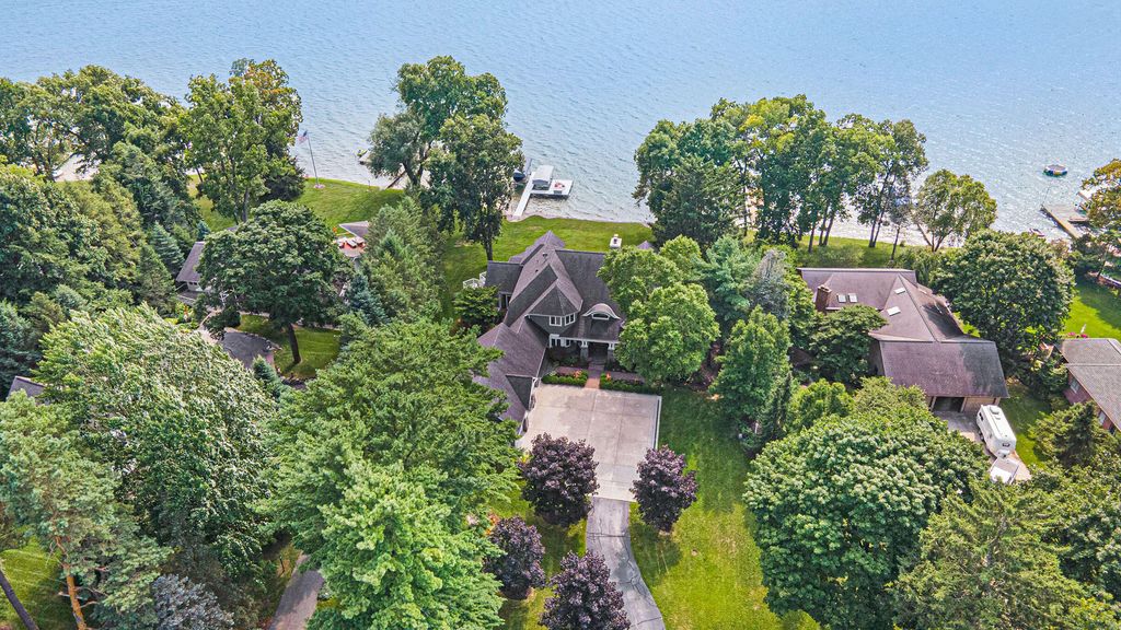 Breathtaking Sunsets and Unparalleled Comfort Premier Lake Home Available for 5.295 Million 59