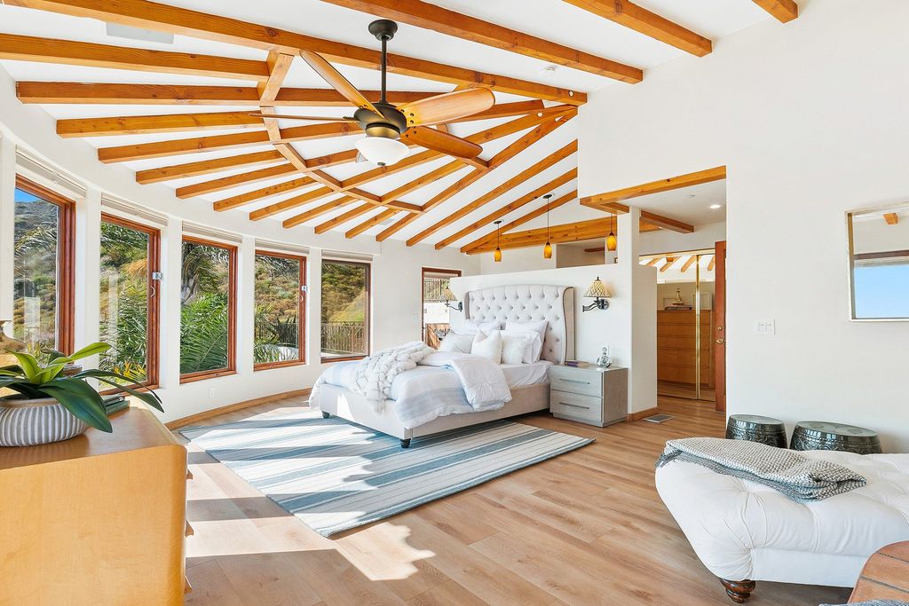 Charming Mediterranean Villa with Panoramic Ocean Views in Malibu Hits the Market for 5.55 Million 11 result