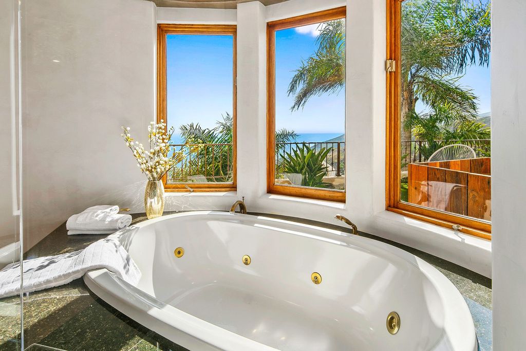 Charming Mediterranean Villa with Panoramic Ocean Views in Malibu Hits the Market for 5.55 Million 14 result
