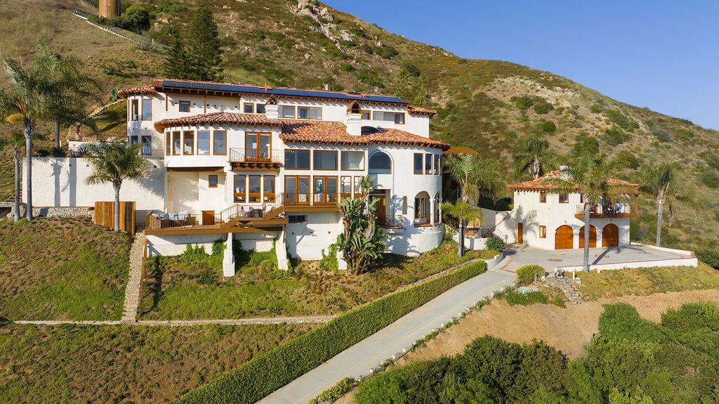 Charming Mediterranean Villa with Panoramic Ocean Views in Malibu Hits the Market for 5.55 Million 1 result