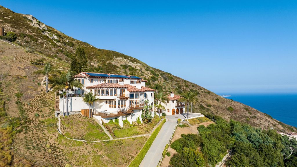 Charming Mediterranean Villa with Panoramic Ocean Views in Malibu Hits the Market for 5.55 Million 2 result