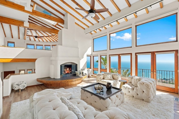 Charming Mediterranean Villa with Panoramic Ocean Views in Malibu Hits ...
