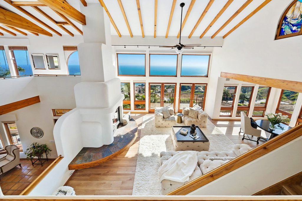 Charming Mediterranean Villa with Panoramic Ocean Views in Malibu Hits the Market for 5.55 Million 8 result
