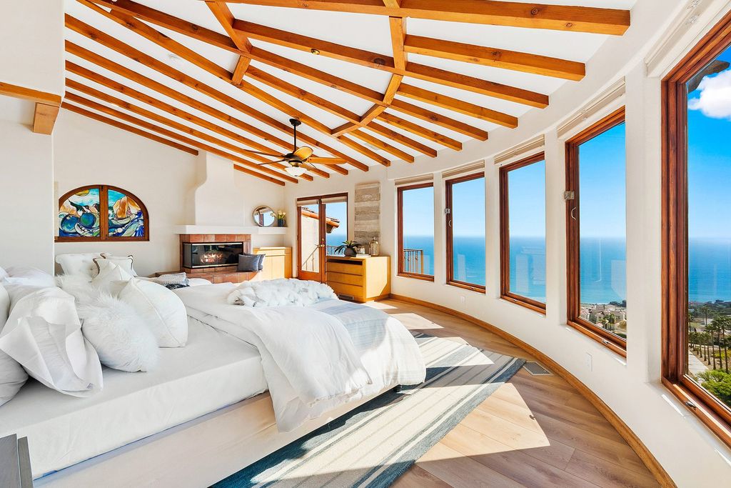 Charming Mediterranean Villa with Panoramic Ocean Views in Malibu Hits the Market for 5.55 Million 9 result