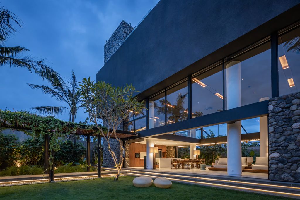 Cumulus Villa a Tropical Retreat by Arkana Architects 12