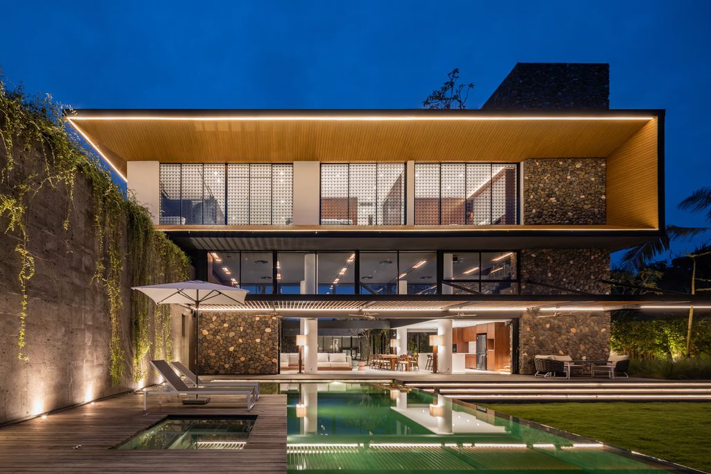 Cumulus Villa a Tropical Retreat by Arkana Architects 15