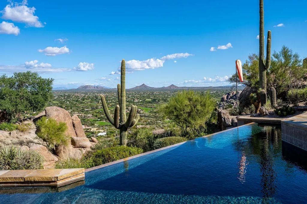 Exclusive Arizona Estate Single Level Home with Stunning Views on Over 22 Acres Asking 15 Million 44