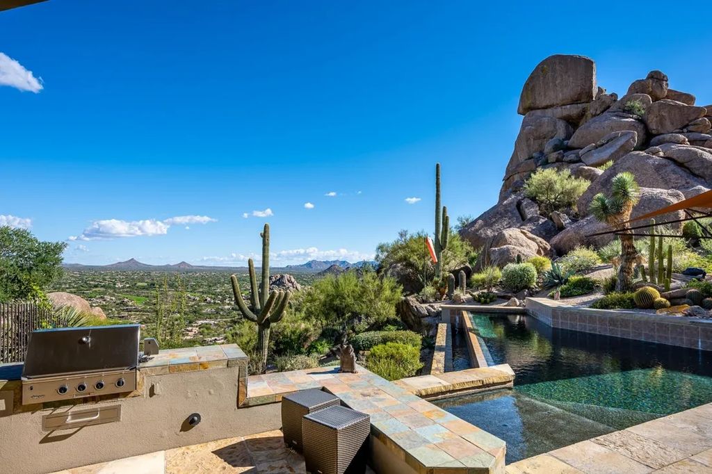 Exclusive Arizona Estate Single Level Home with Stunning Views on Over 22 Acres Asking 15 Million 48