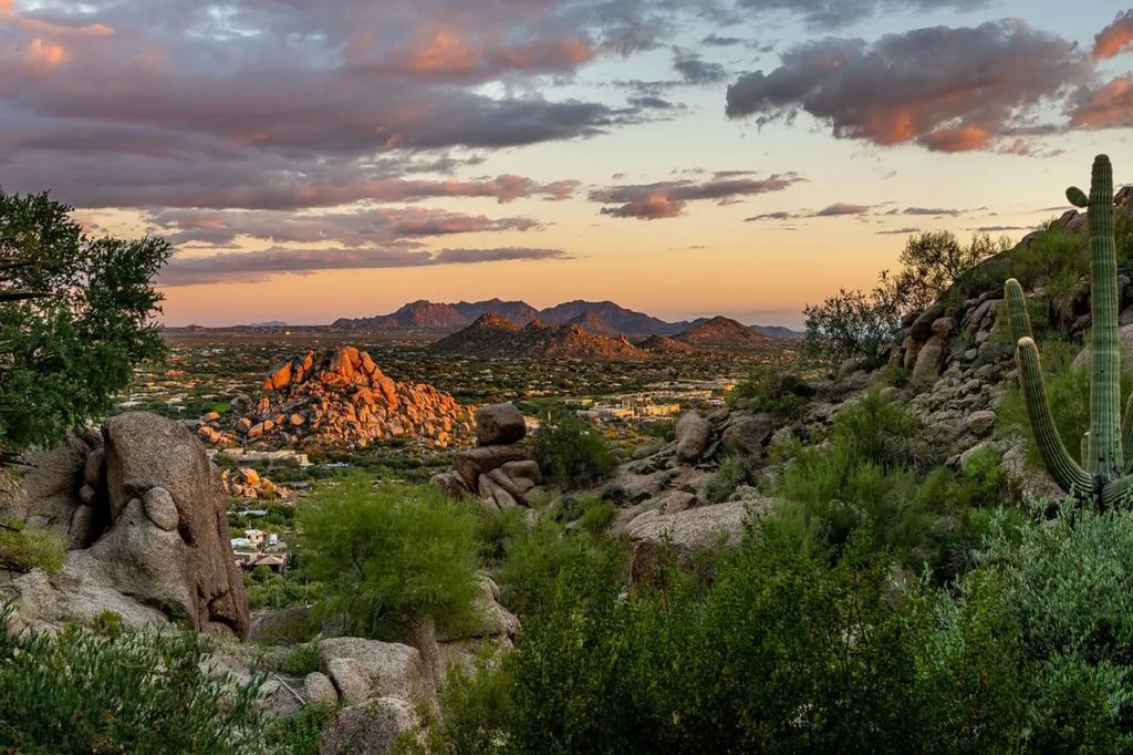 Exclusive Arizona Estate Single Level Home with Stunning Views on Over 22 Acres Asking 15 Million 56