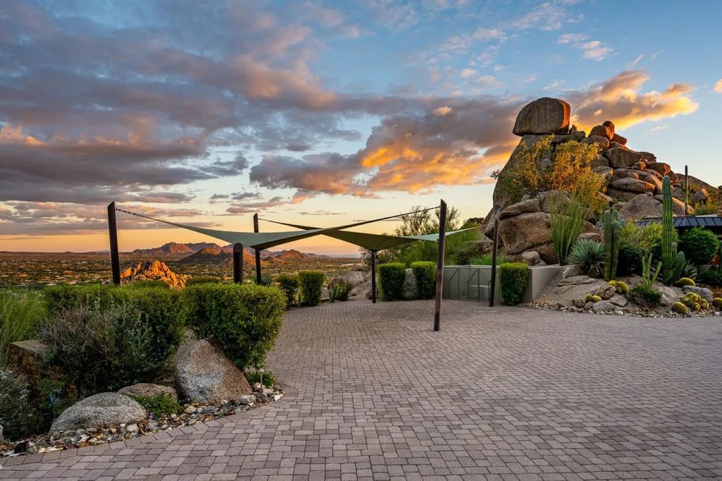 Exclusive Arizona Estate Single Level Home with Stunning Views on Over 22 Acres Asking 15 Million 61