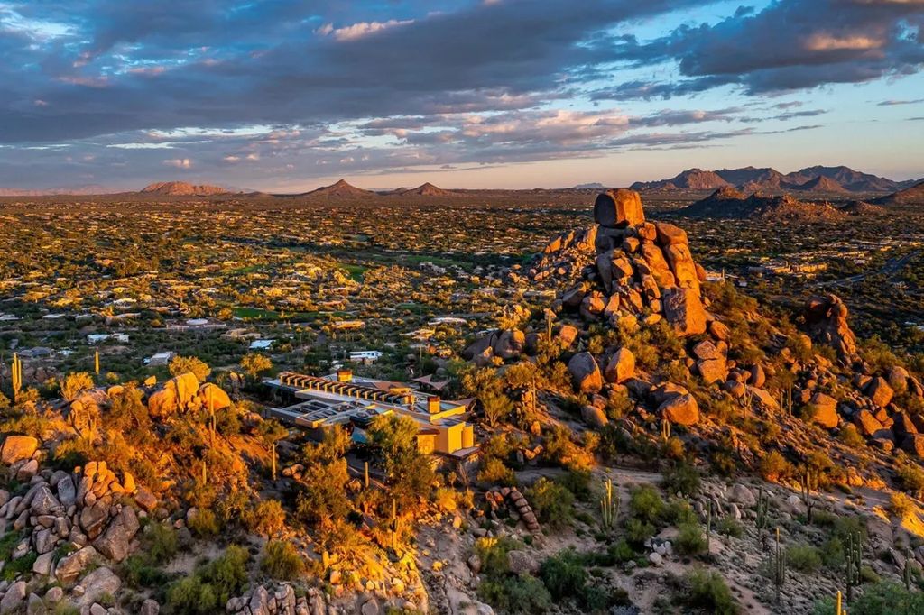 Exclusive Arizona Estate Single Level Home with Stunning Views on Over 22 Acres Asking 15 Million 65