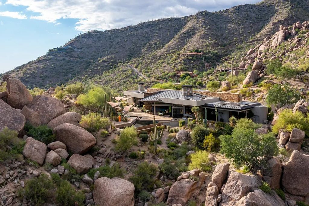 Exclusive Arizona Estate Single Level Home with Stunning Views on Over 22 Acres Asking 15 Million 69