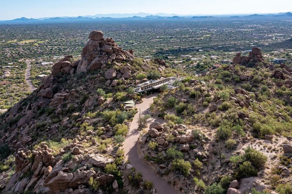 Exclusive Arizona Estate Single Level Home with Stunning Views on Over 22 Acres Asking 15 Million 72