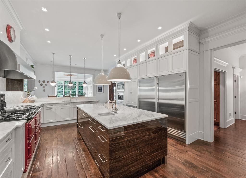 Exquisite Lakefront Estate with Manicured Grounds on Lake Placid for 6.995 Million 11