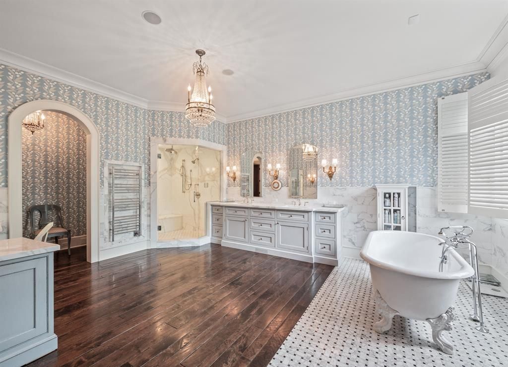 Exquisite Lakefront Estate with Manicured Grounds on Lake Placid for 6.995 Million 24