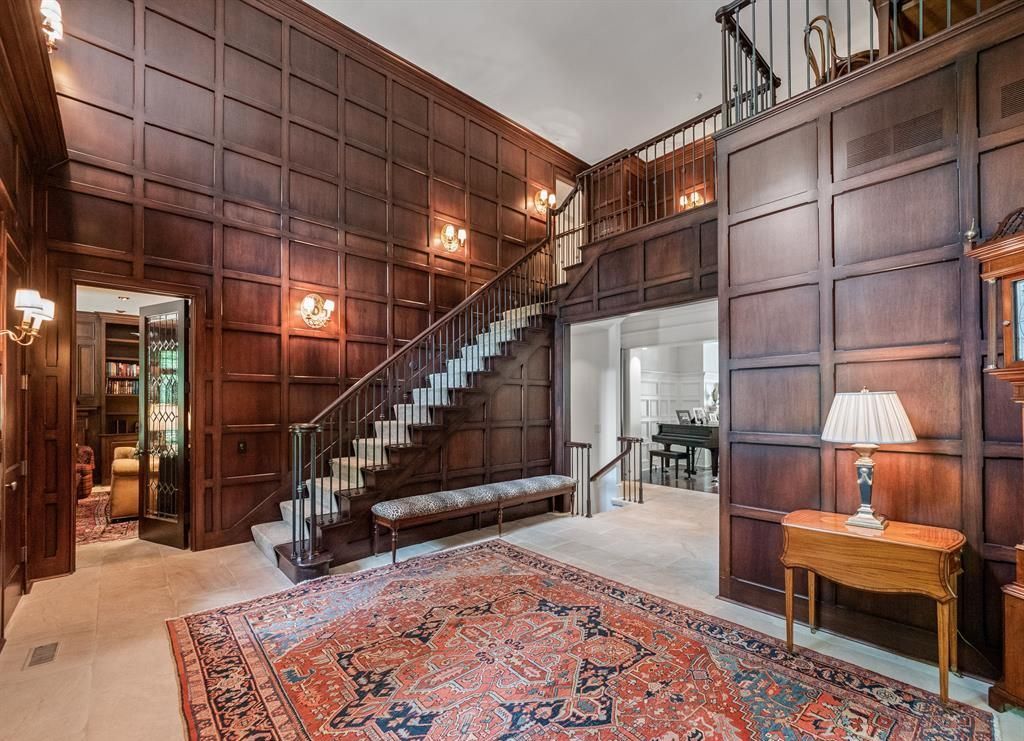 Exquisite Lakefront Estate with Manicured Grounds on Lake Placid for 6.995 Million 5