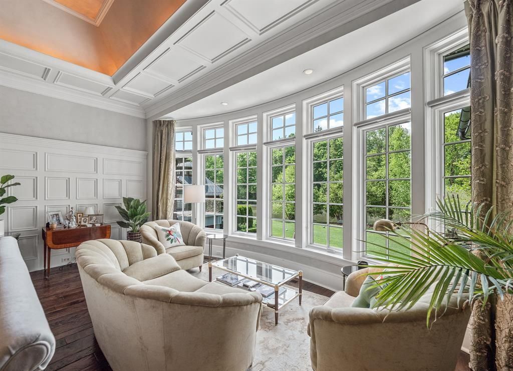 Exquisite Lakefront Estate with Manicured Grounds on Lake Placid for 6.995 Million 8