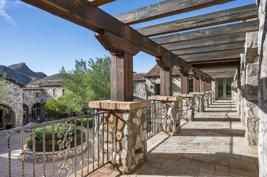 Extraordinary Arizona Estate with Unparalleled Views for 12.975 Million 13