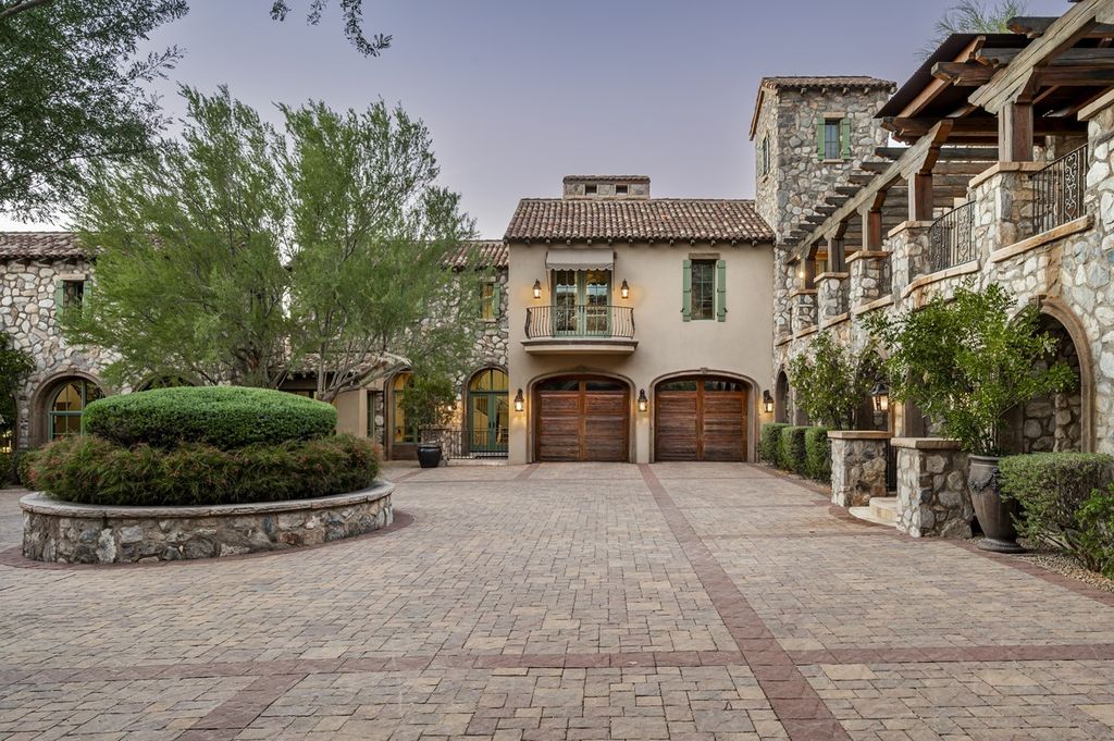 Extraordinary Arizona Estate with Unparalleled Views for 12.975 Million 23