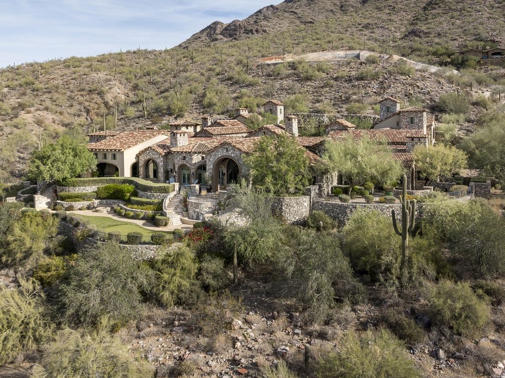 Extraordinary Arizona Estate with Unparalleled Views for 12.975 Million 31