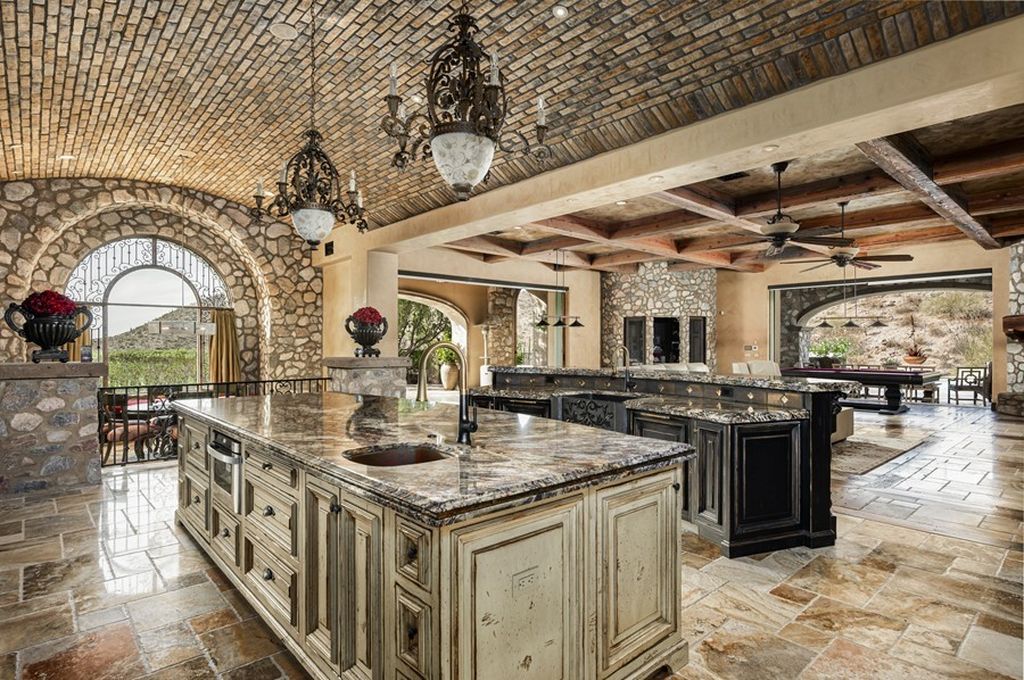 Extraordinary Arizona Estate with Unparalleled Views for 12.975 Million 42
