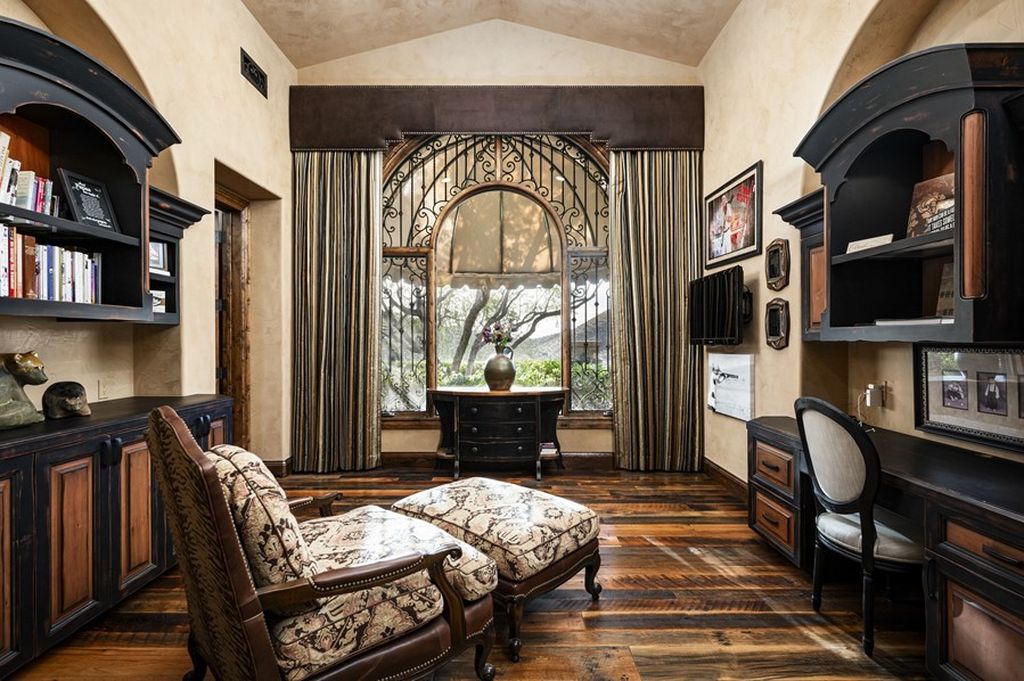 Extraordinary Arizona Estate with Unparalleled Views for 12.975 Million 43