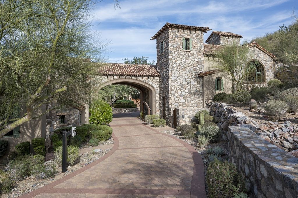 Extraordinary Arizona Estate with Unparalleled Views for 12.975 Million 6