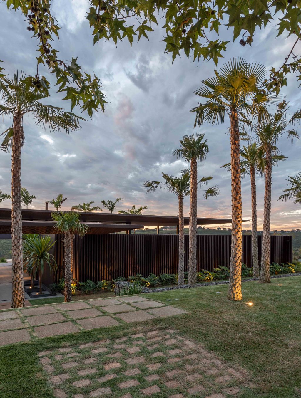 GM House A Contemporary Home by Padovani Arquitetos 11
