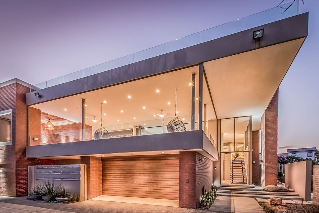 Infinity House Beachfront Haven by Kevin Lloyd Architects 9