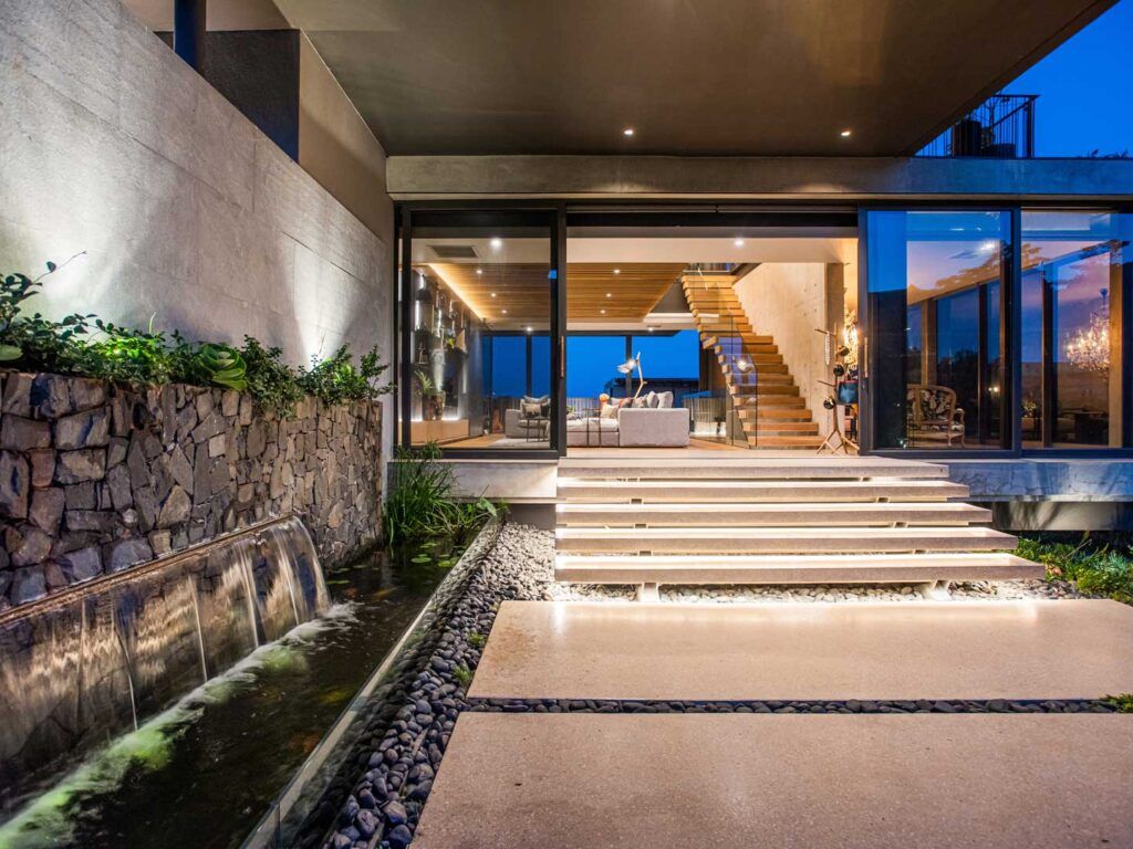 Izinga House 2 Multi Layered Masterpiece by Bloc Architects 22