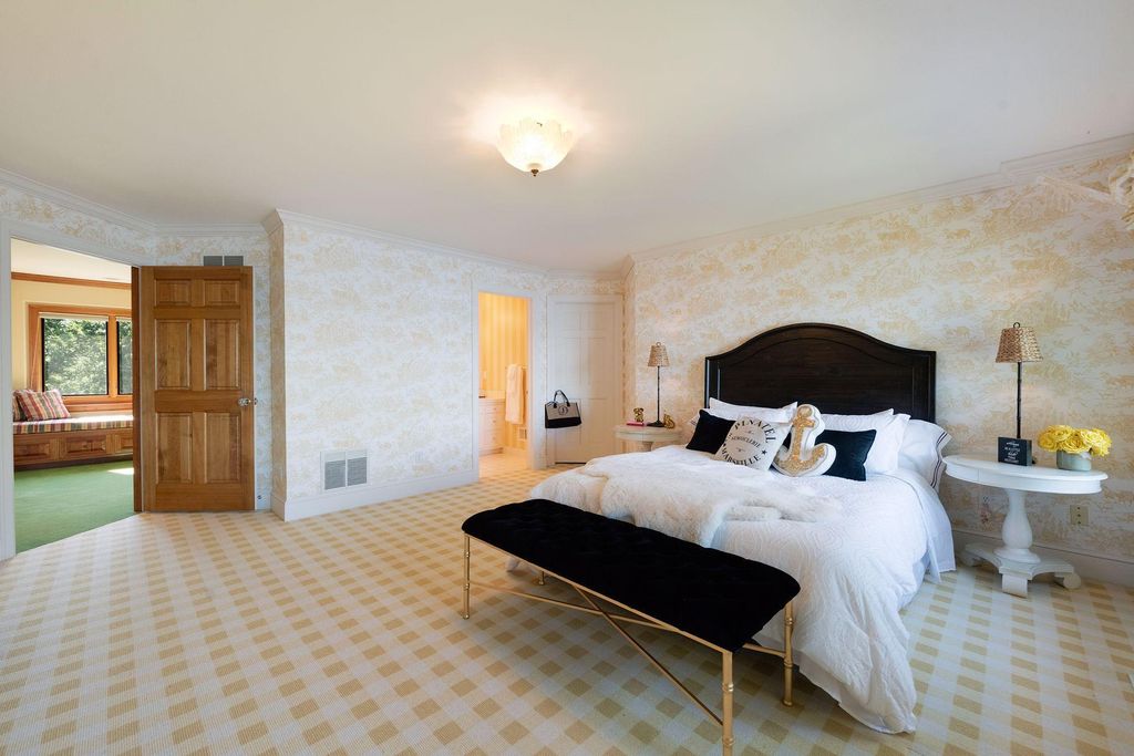 Lake Minnetonka Luxury Enchanting English Inspired Residence for 5.45 Million 25