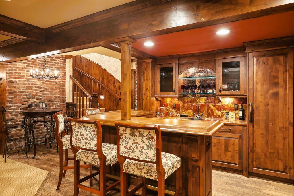 Lake Minnetonka Luxury Enchanting English Inspired Residence for 5.45 Million 31